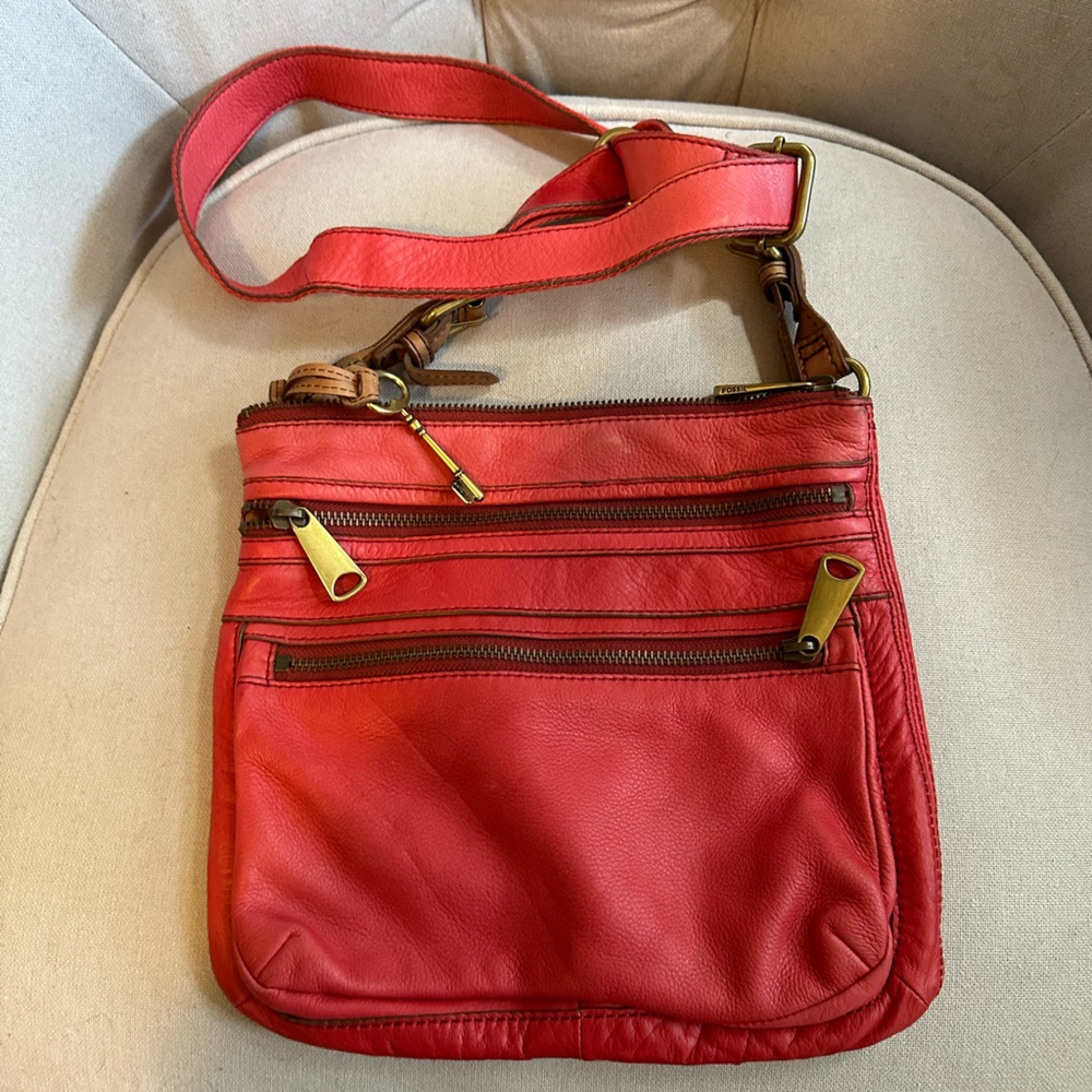 Cute red Fossil crossbody